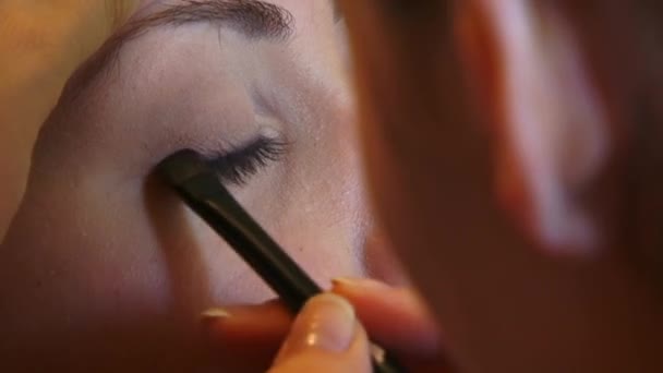 Appliquer le maquillage des femmes — Video