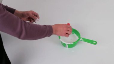 Beyaz ile karışık boya kırmızı Toner