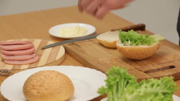 Cook, sandwich — Stock Video