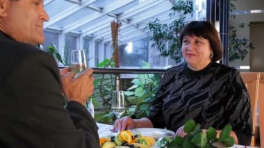 Pahalı bir restoran istirahat