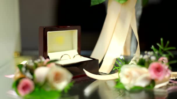 Belangrijke bruiloft accessoires — Stockvideo