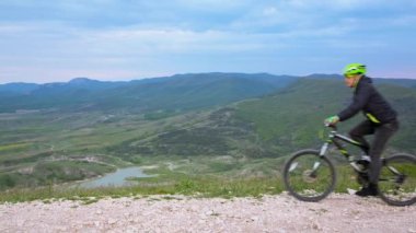 Hareketli Mountainbiker