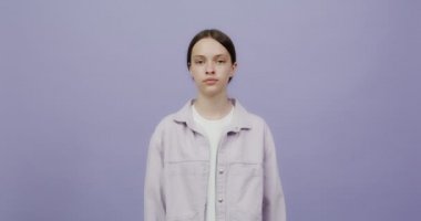 Avrupalı kadın utandı, rahatsız oldu.