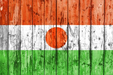 ahşap çerçeve boyalı Nijer Cumhuriyeti bayrağı