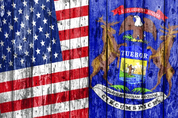 Bandera de Estados Unidos y Michigan pintada sobre marco de madera — Foto de Stock