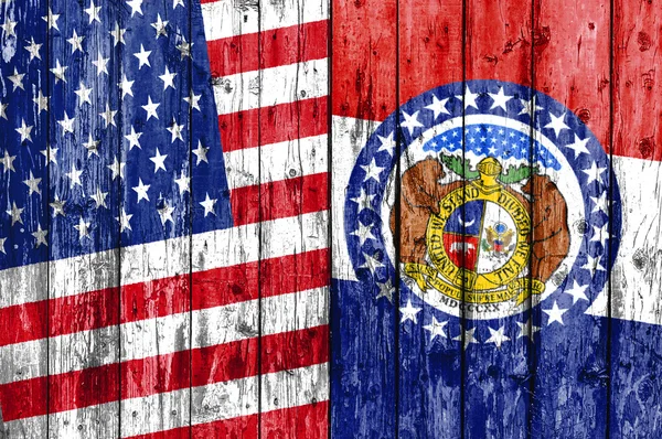 Bandera de Estados Unidos y Missouri pintada sobre marco de madera — Foto de Stock