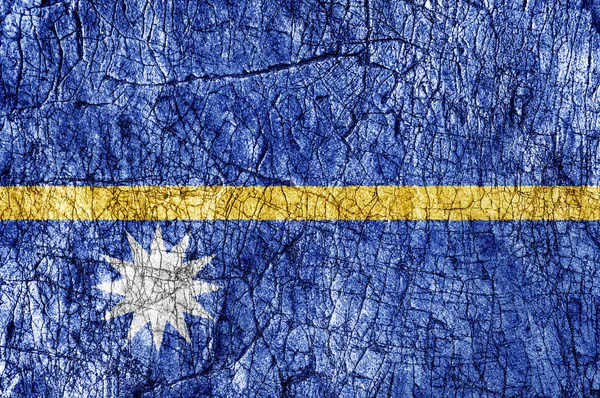 Pierre de crête peint drapeau Nauru — Photo