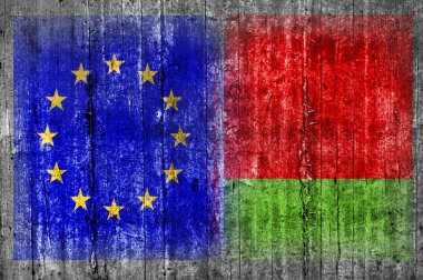 Beton duvar AB ve Beyaz Rusya bayrağı 