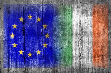 Beton duvar AB ve İrlanda bayrağı 