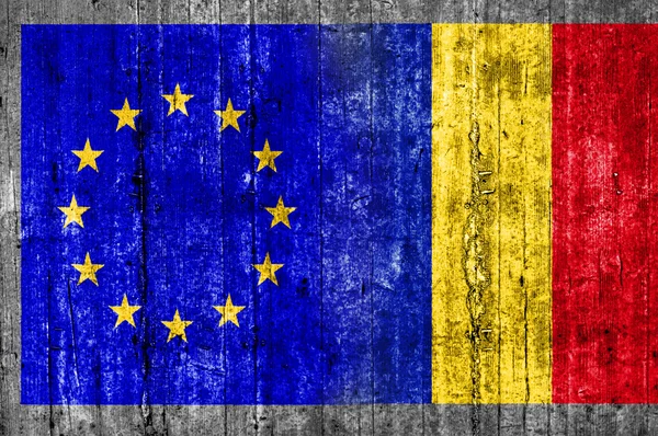 ЄС та Румунії прапор на бетонну стіну — стокове фото
