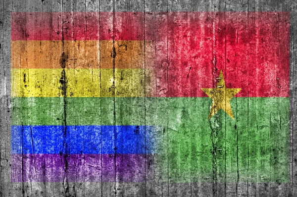 ΛΟΑΤ και Μπουρκίνα Φάσο σημαία στο τσιμεντένιο τοίχο — Φωτογραφία Αρχείου