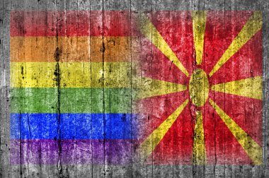 Beton duvar LGBT ve Makedonya bayrağı 