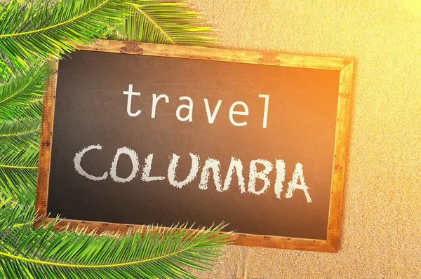 Viajar Columbia palmeras y pizarra en la playa de arena —  Fotos de Stock