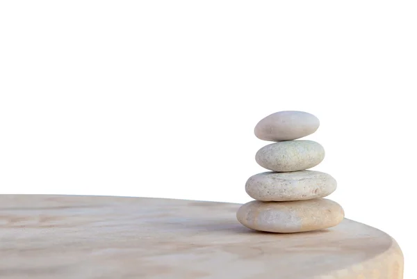 Balanserad flera Zen stenar isolerad på vit bakgrund — Stockfoto