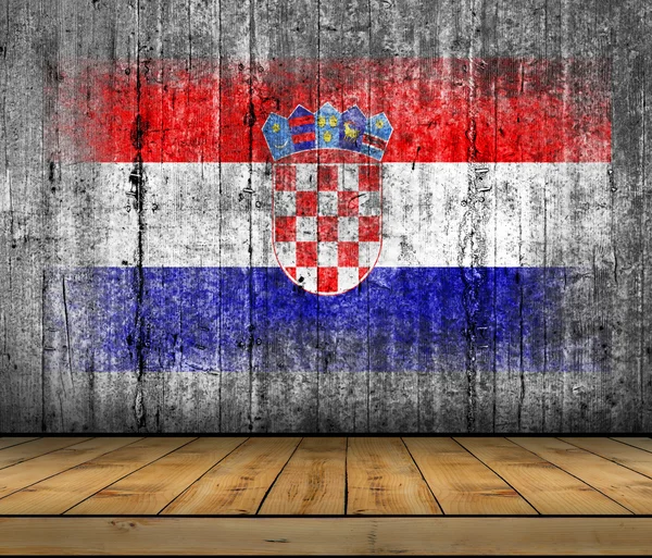 Bandera de Croacia pintada sobre fondo textura gris hormigón con piso de madera — Foto de Stock