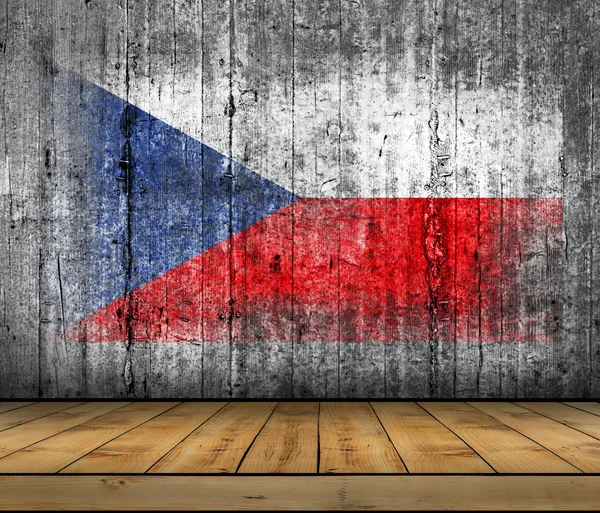 Bandera de República Checa pintada sobre fondo textura gris hormigón con piso de madera . —  Fotos de Stock
