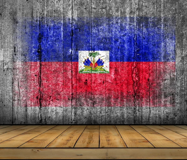 Bandera de Haití pintada sobre hormigón gris textura de fondo con piso de madera — Foto de Stock