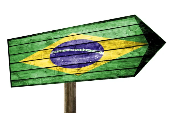 Brasilianische Flagge auf Holztischschild isoliert auf weiß — Stockfoto