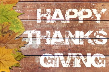 Ahşap arka plan üzerinde yazılı Şükran gününüz kutlu olsun