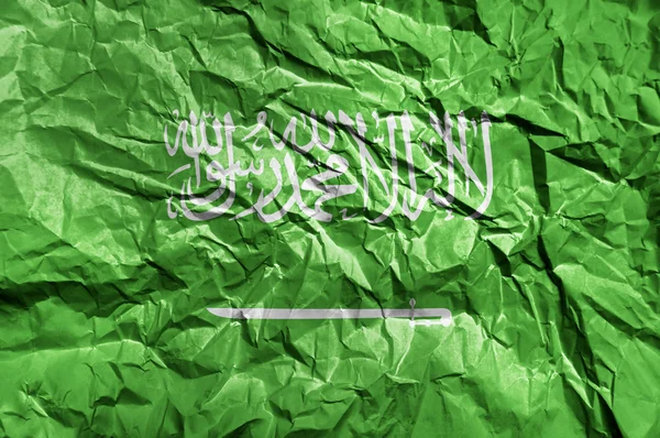 Bandeira da Arábia Saudita pintada sobre fundo de papel amassado — Fotografia de Stock