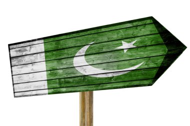 Pakistan bayrağı ahşap işareti üzerinde beyaz izole