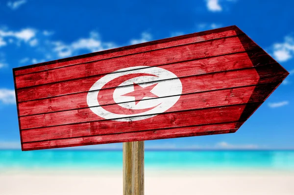 Σημαία της Τυνησίας ξύλινα ναυτολογηθεί ιστορικό beach — Φωτογραφία Αρχείου