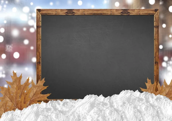 Prázdné tabule s Blurre city a sněhu a listí — Stock fotografie