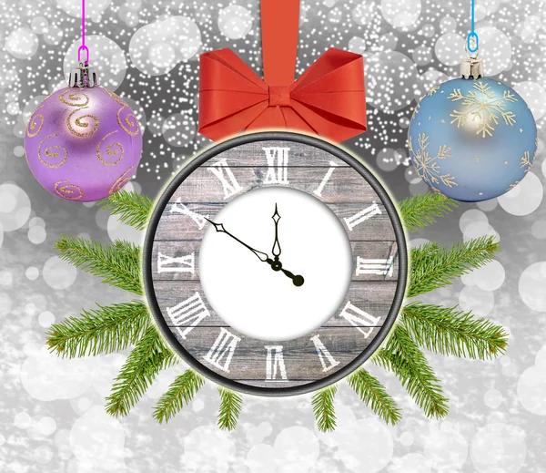 Reloj de fondo de Navidad con pino rojo arco y dos bolas decorativas — Foto de Stock