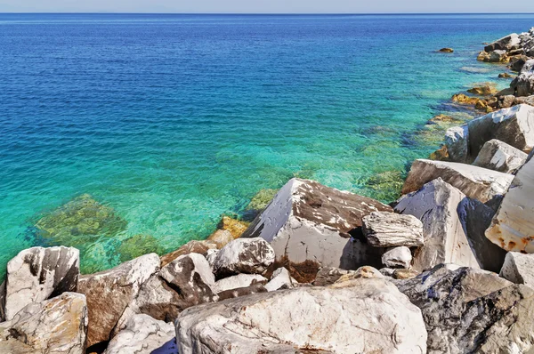 Rocas de mar y mármol en la isla de Tasos, Grecia —  Fotos de Stock