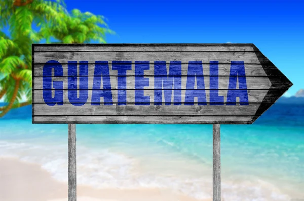 Guatemala ahşap işareti ile plaj arka plan — Stok fotoğraf