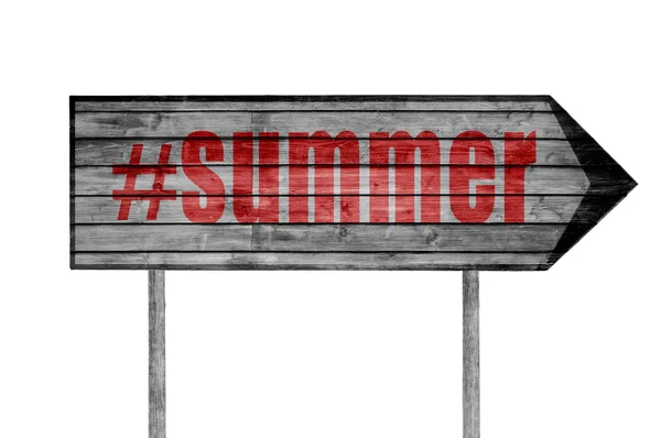Vermelho A palavra com hashtag SUMMER sinal de madeira isolado no branco — Fotografia de Stock