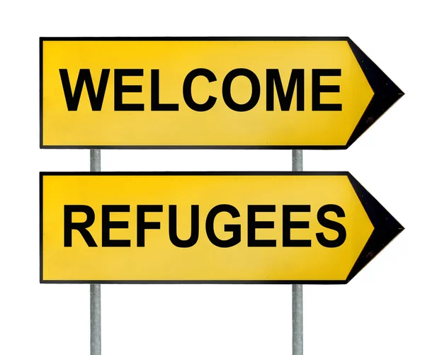Bem-vindo e sinal de tráfego de refugiados isolados no branco — Fotografia de Stock