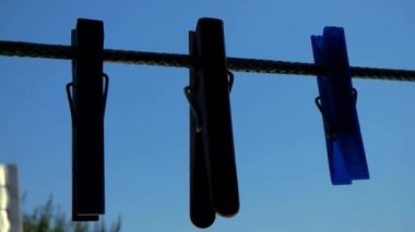 Üç clothespins