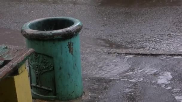 多雨的夏季，在第聂伯彼得罗夫斯克 — 图库视频影像