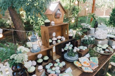 Tasarımcı pasta, kurabiye ve kek. 