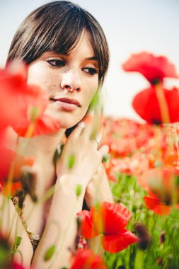 haşhaş alan kadın