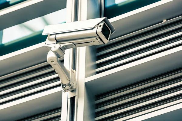 建物の監視カメラ — ストック写真