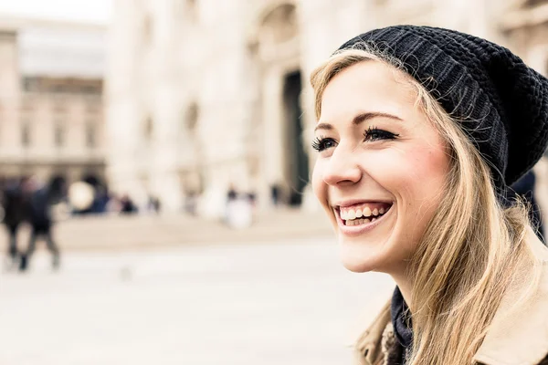 Mujer rubia feliz — Foto de Stock