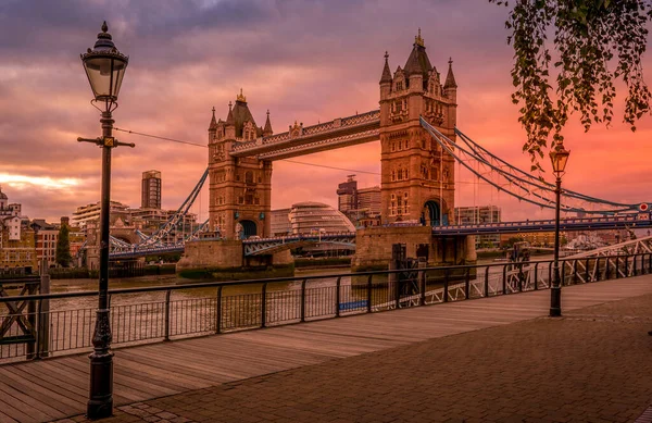 Tower Bridge Che Attraversa Tamigi Londra — Foto Stock