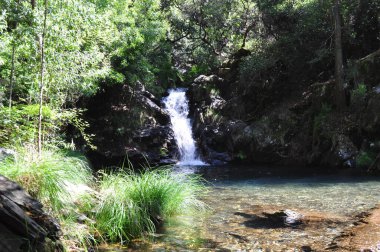 cascata na zona de Mortgua