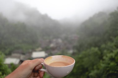 Mae Kampong, Chiangmai, Tayland 'daki küçük bir köyde kahve fincanı..