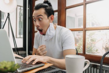 Vay be, insanın laptopuyla çalışıp başarılı olması ne kadar şaşırtıcı..