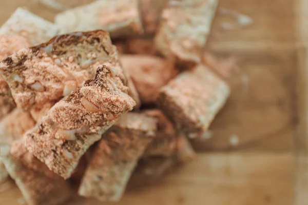 Panes crujientes con queso en polvo. — Foto de Stock