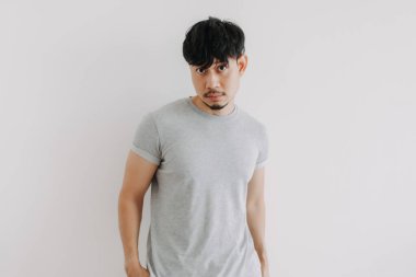 Tıraş yok, saç kesimi yok. Karantinadan sonra evde kalıyor..