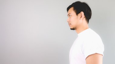 Yan için düz bir adam bak.