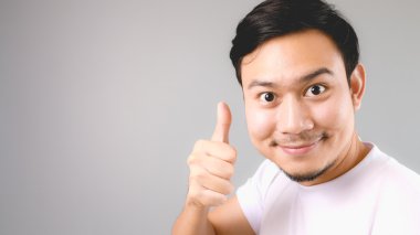 Aferin sana, yüz ve baş parmak işareti..