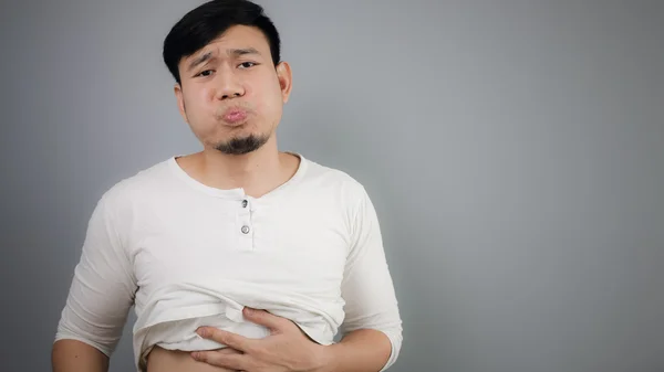 Tok karnına bir adamla.