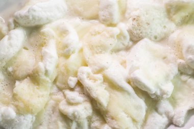 Ile flottante, yüzen ada kek detay