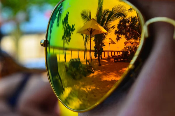 Reflejo del paisaje en gafas — Foto de Stock
