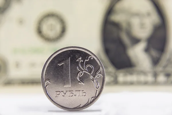 Dolar karşısında Rublesi